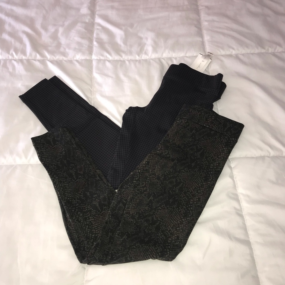 2 willow and clay leggings Xs new